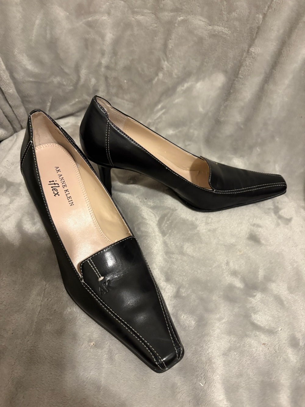 Anne Klein Black Leather Pointed Loafer-Style Kitten Heels